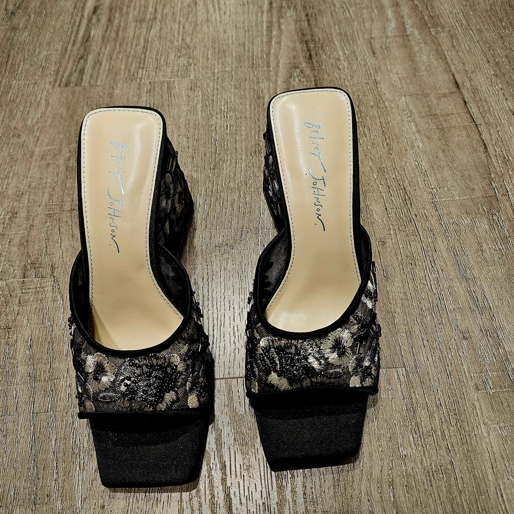 Betsey Johnson Roo Black slip on heel